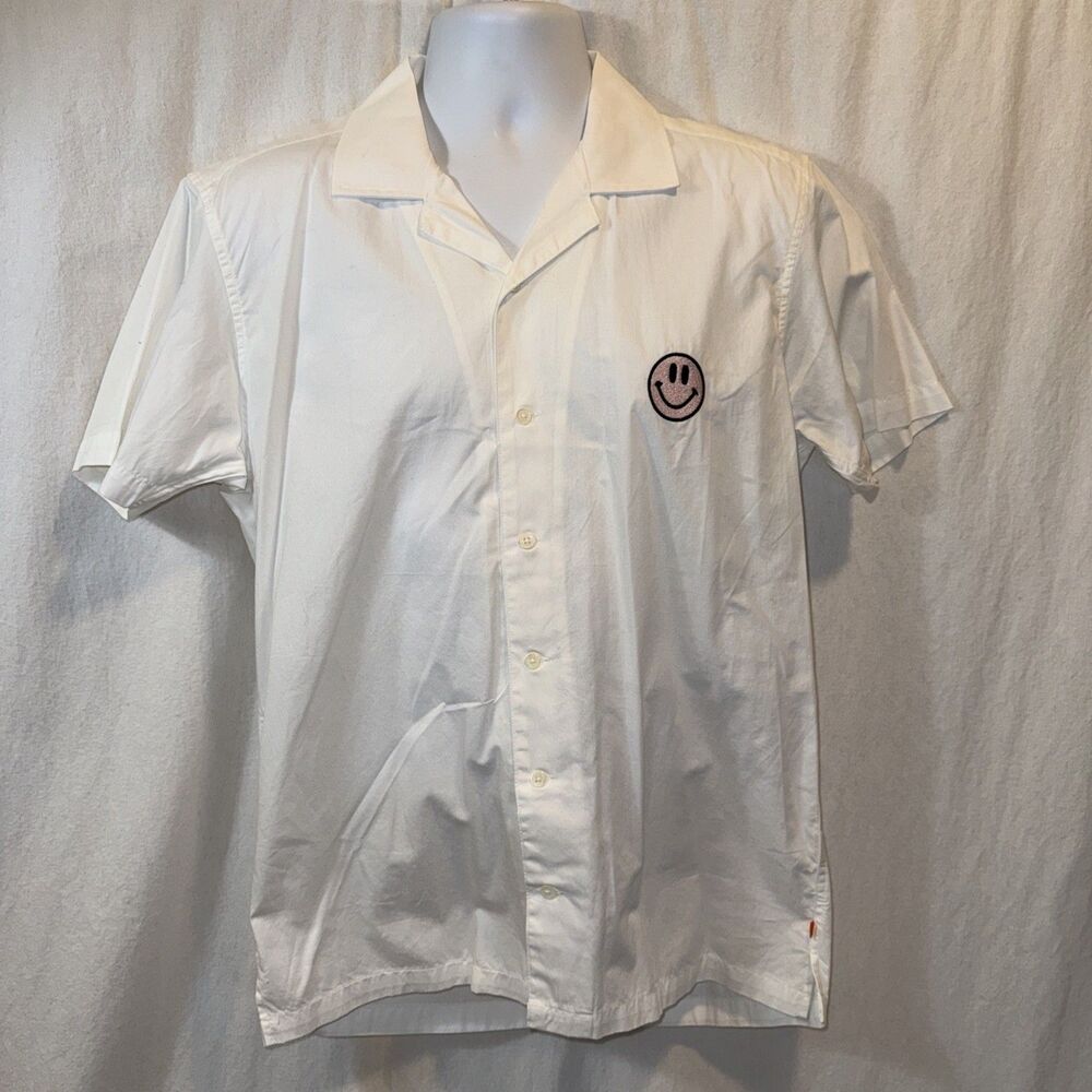 Far Afield White Cotton Shirt W/ Smile Chest Patch Size 2/Medium NWT